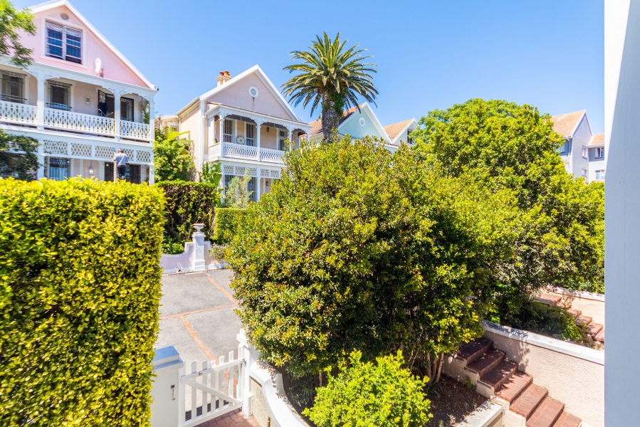 To Let 3 Bedroom Property for Rent in Green Point Western Cape